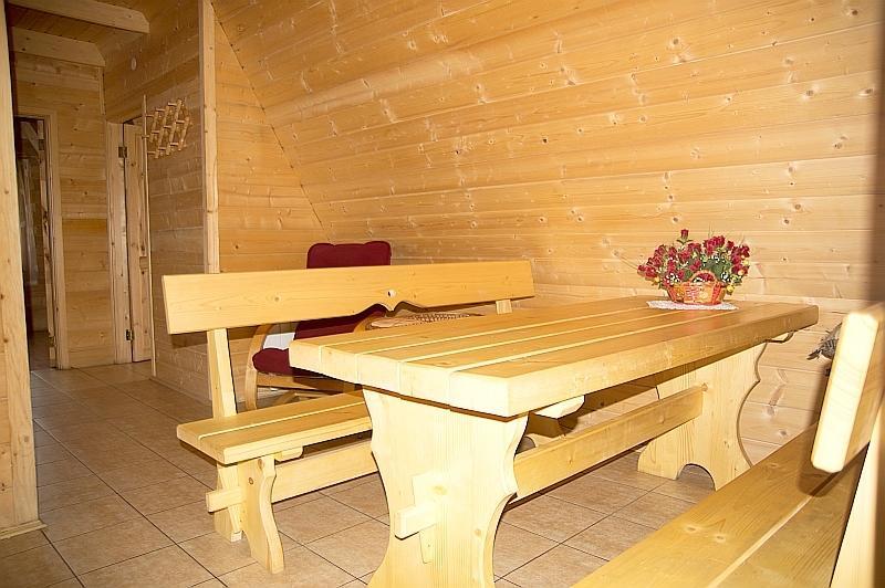 Hacjenda - Apartamenty I Pokoje Goscinne Чарна-Гура Номер фото