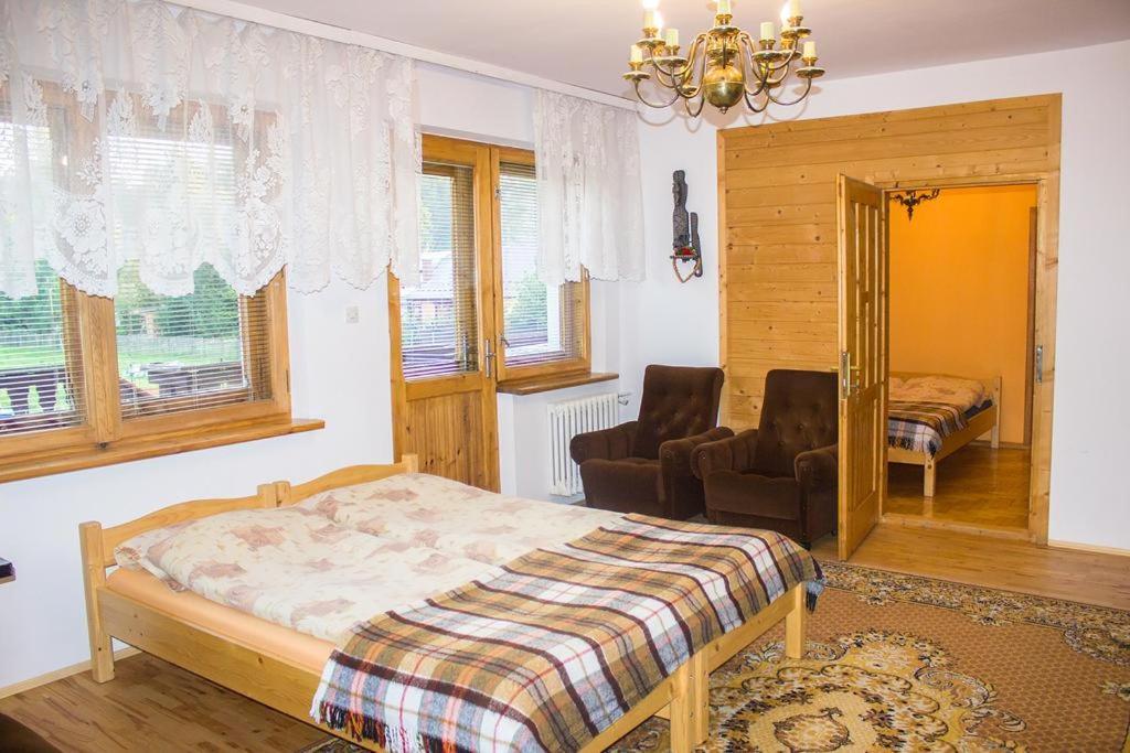 Hacjenda - Apartamenty I Pokoje Goscinne Чарна-Гура Экстерьер фото