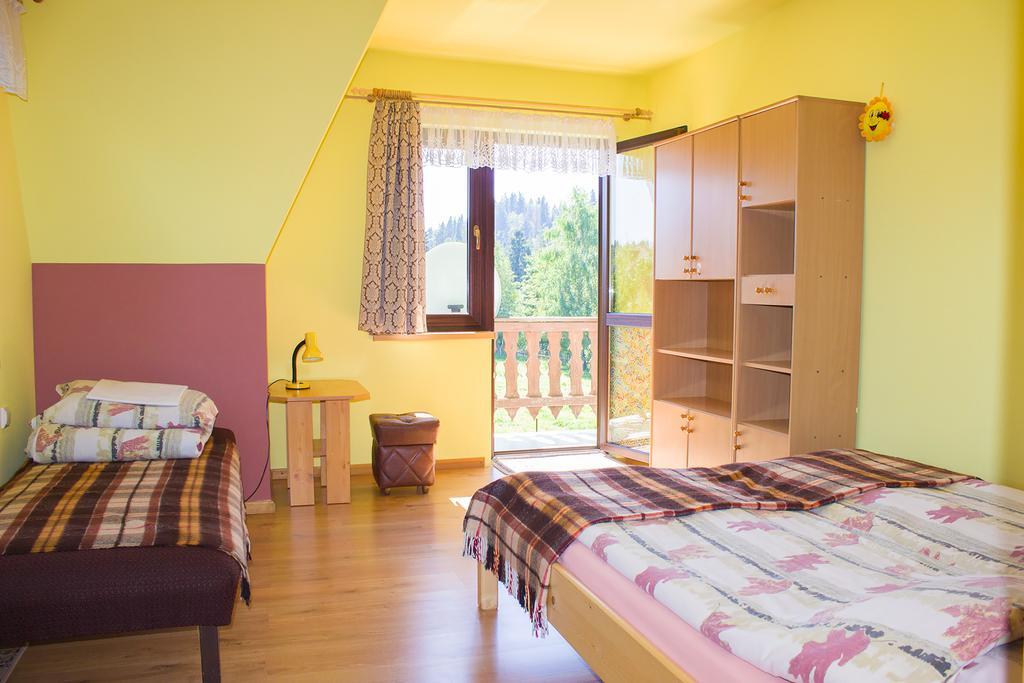 Hacjenda - Apartamenty I Pokoje Goscinne Чарна-Гура Экстерьер фото
