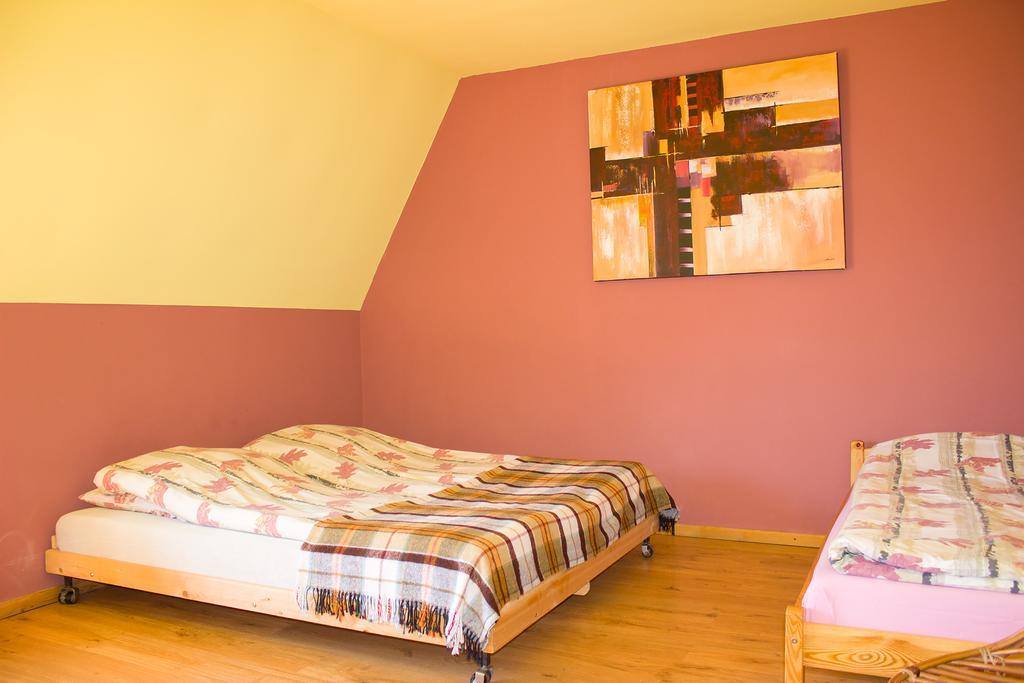 Hacjenda - Apartamenty I Pokoje Goscinne Чарна-Гура Экстерьер фото