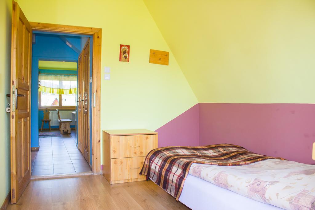 Hacjenda - Apartamenty I Pokoje Goscinne Чарна-Гура Экстерьер фото