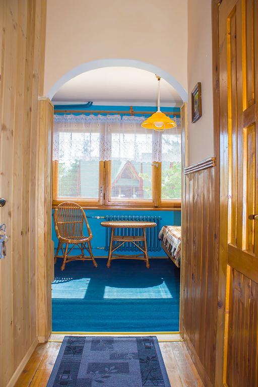 Hacjenda - Apartamenty I Pokoje Goscinne Чарна-Гура Экстерьер фото