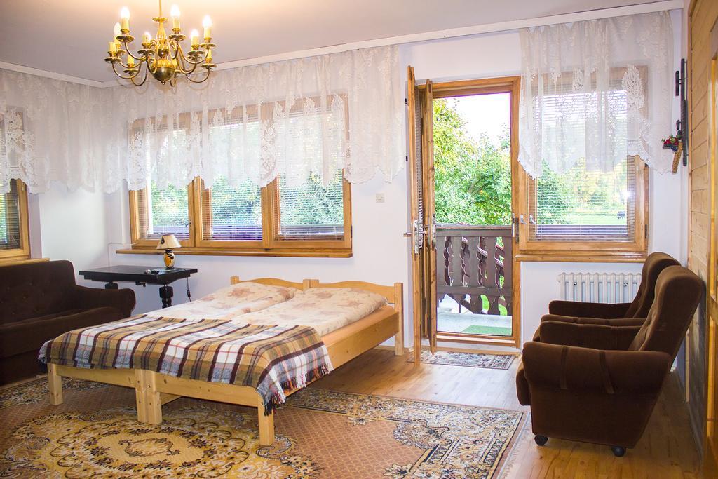 Hacjenda - Apartamenty I Pokoje Goscinne Чарна-Гура Экстерьер фото