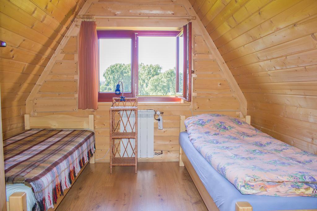 Hacjenda - Apartamenty I Pokoje Goscinne Чарна-Гура Экстерьер фото