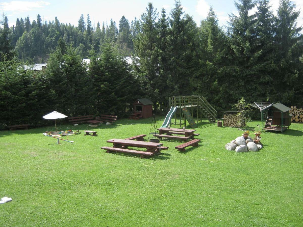Hacjenda - Apartamenty I Pokoje Goscinne Чарна-Гура Экстерьер фото