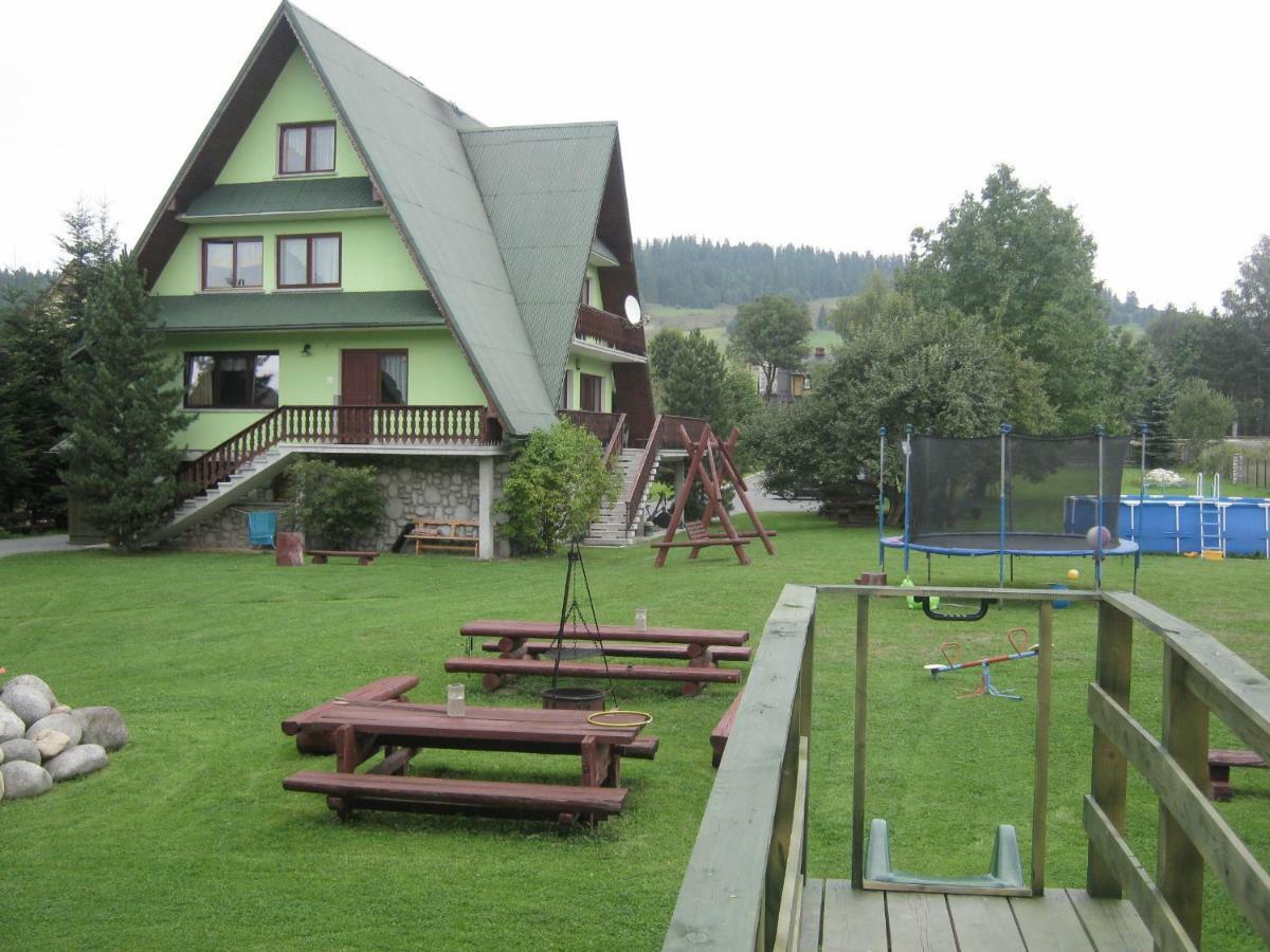 Hacjenda - Apartamenty I Pokoje Goscinne Чарна-Гура Экстерьер фото